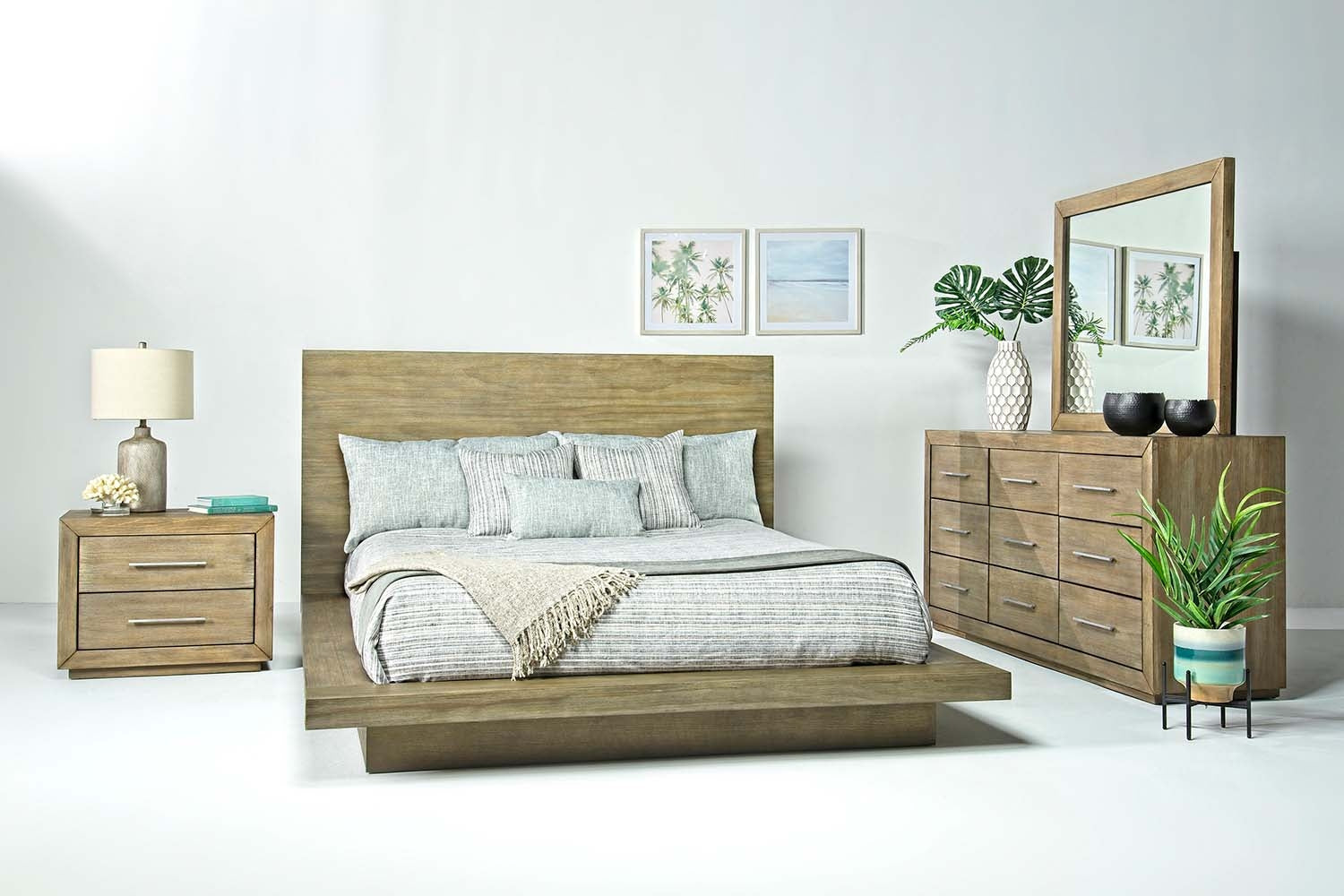 073999336:Melbourne Panel Bed in Brown, Queen, Image 4
