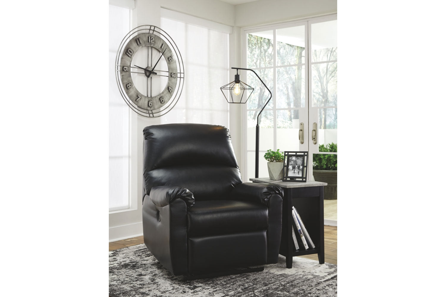 210656003:Makeika Floor Lamp in Black, Image 2