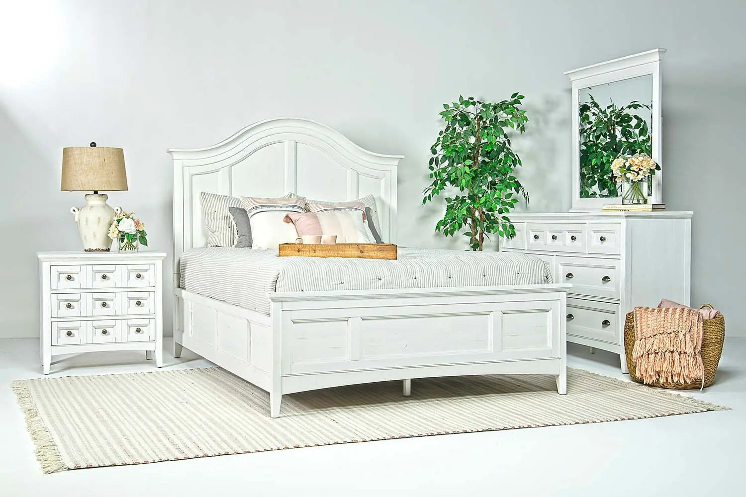 290709482:Bay Creek Arch Panel Bed, Dresser, Mirror & Nightstand in White, Queen, Image 1