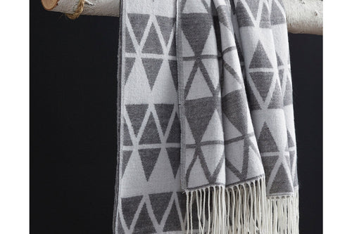 541215996:Noemi Throw Blanket in Gray, Image 2