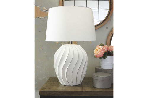 733661529:Hidago Table Lamp in White, Image 2