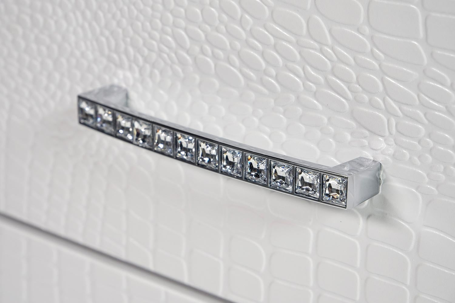 997849187:Valentino Chest in White, Image 5