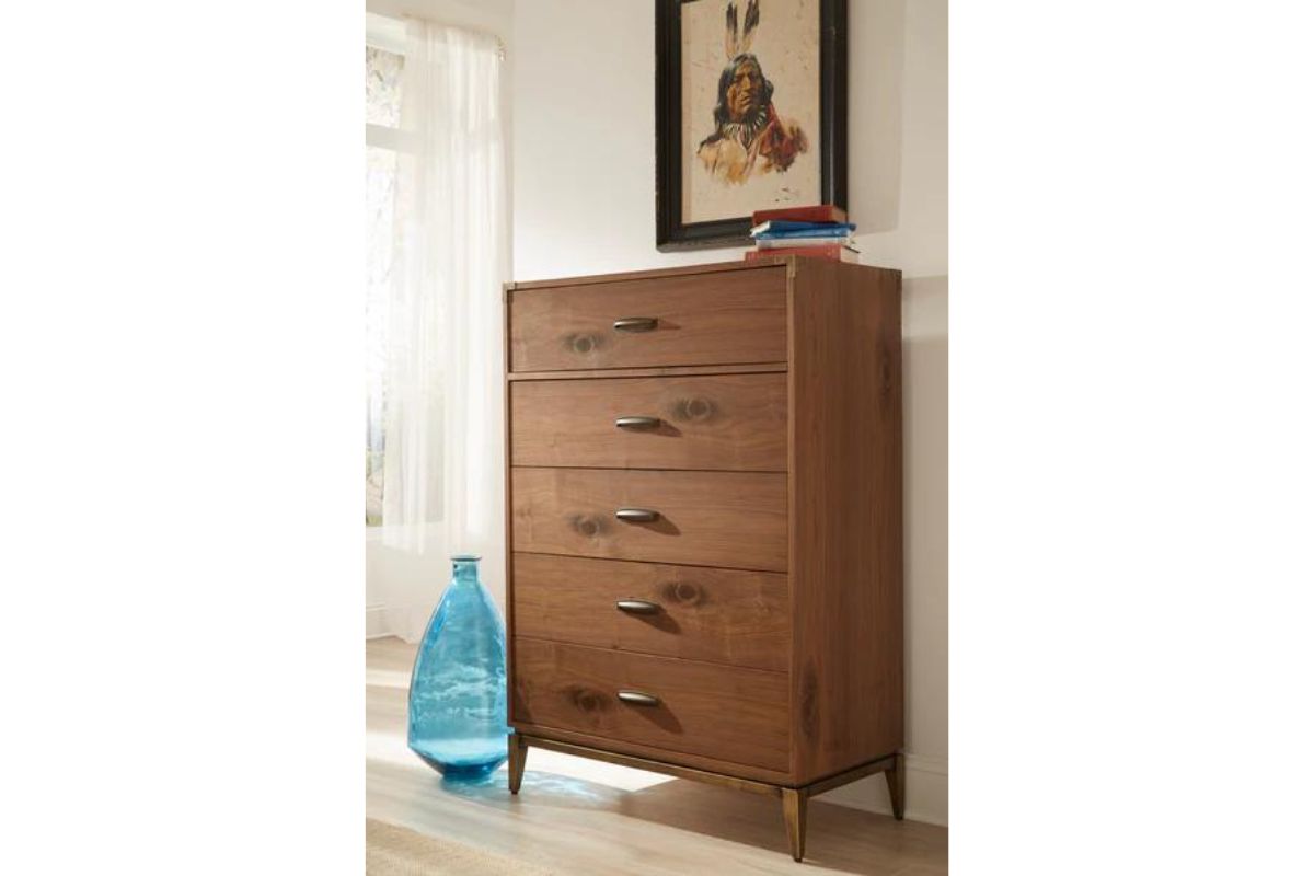 221522836:Adler Chest, Styled