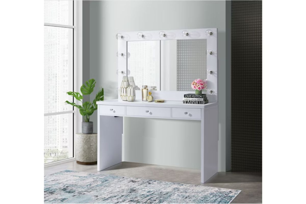 914179646:Ariana Vanity, Styled