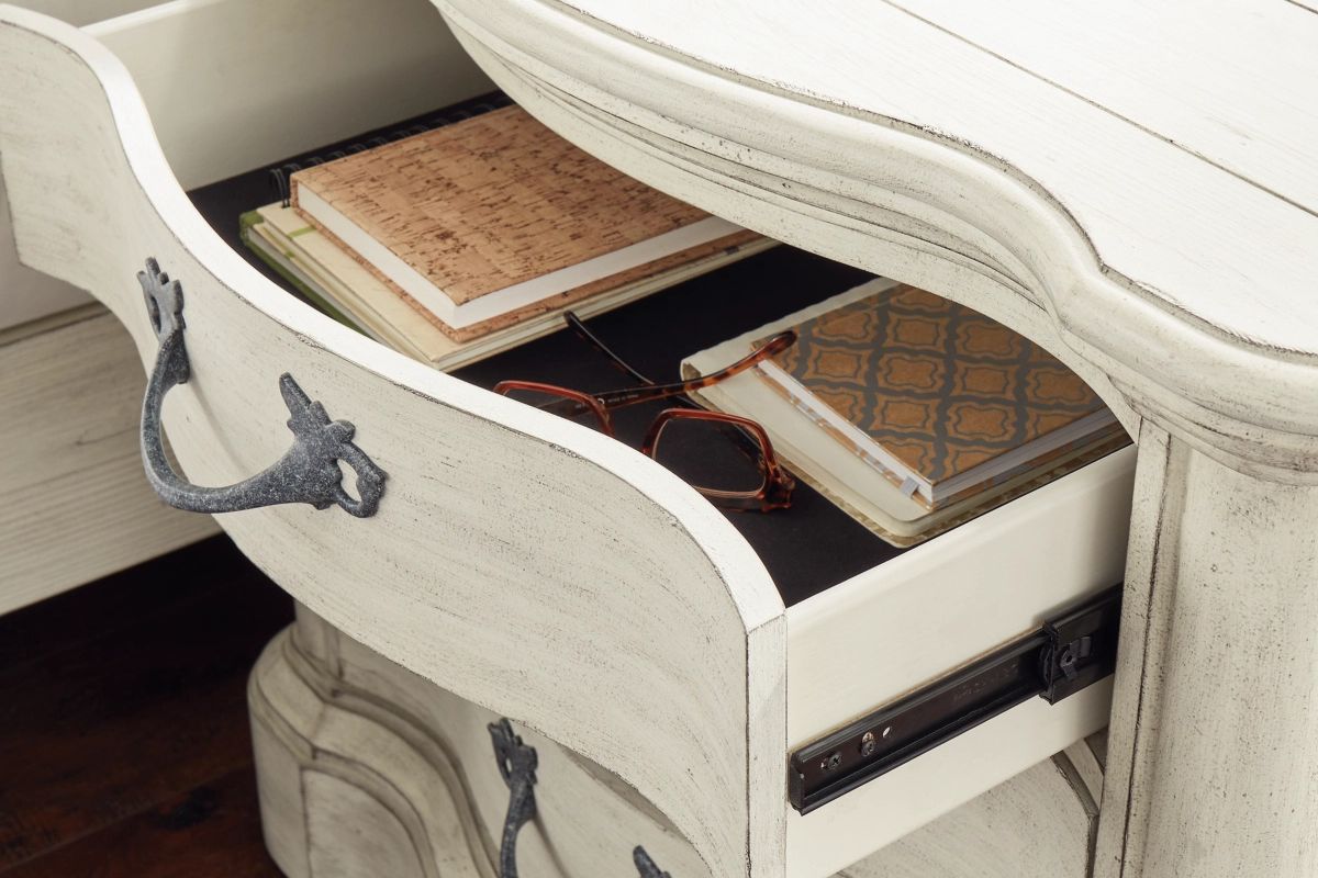 ARLENDY04:Arlendyne Upholstered Bed & Dr, 