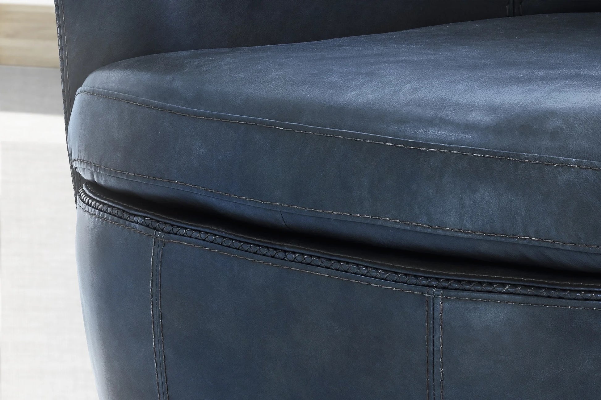 973980025:Barolo Swivel Chair, 