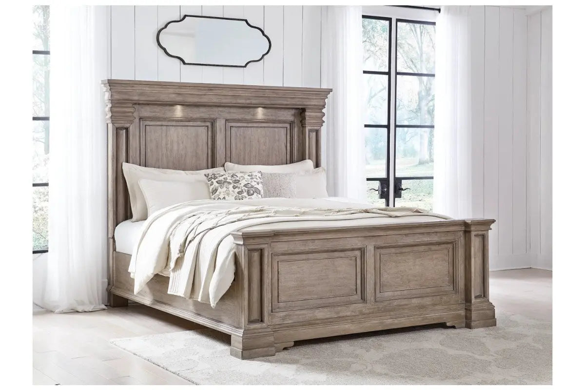 BLAIRHU00:Blairhurst Panel Bed, Styled