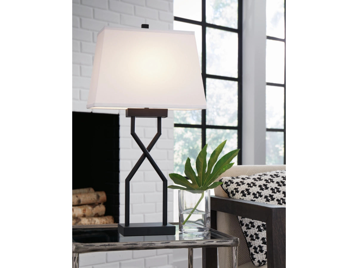 075056051:Brookthrone Lamp, Styled
