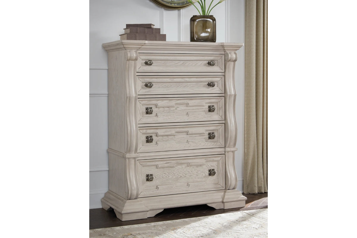 092875640:Bruchandi Chest, Styled