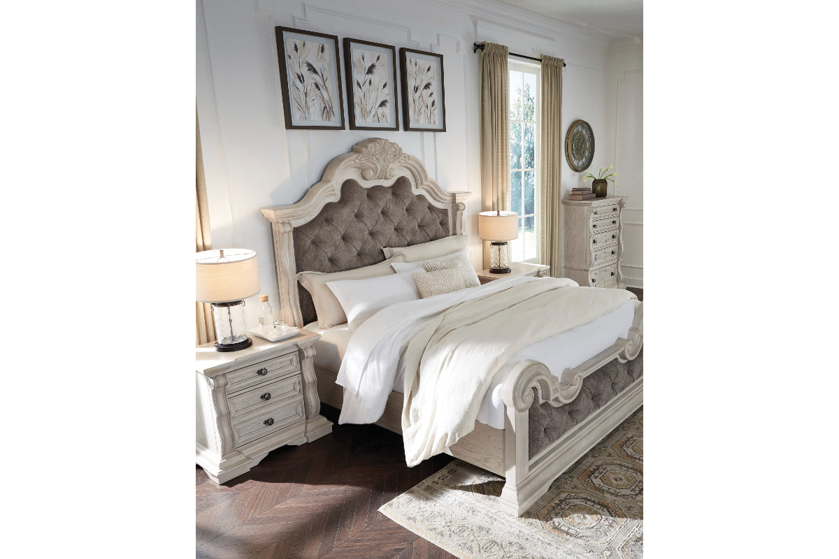 BRUCHAN04:Bruchandi Upholstered Panel Be, Styled