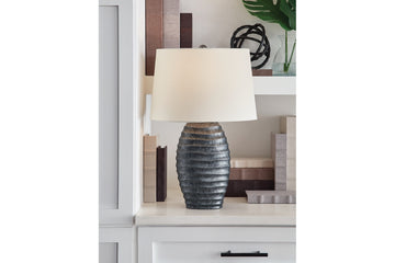 597421729:Caronick Lamp, Styled