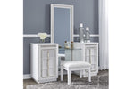 CHALANNA6:Chalanna Vanity & Mirror, Styled