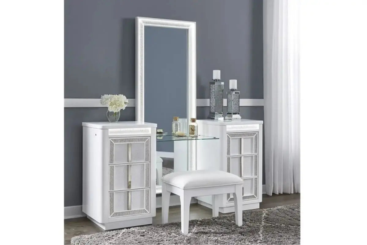 CHALANNA6:Chalanna Vanity & Mirror, Styled
