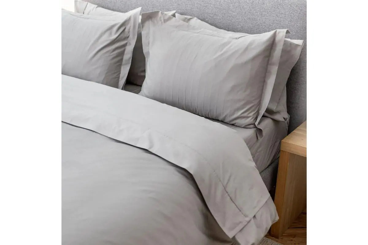 039317283:Cotton Sateen Coverlet, 