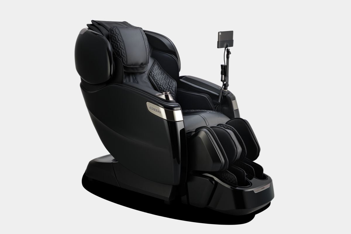 COZPKQIBK:Qi Xe Pro Massage Chair, Angled