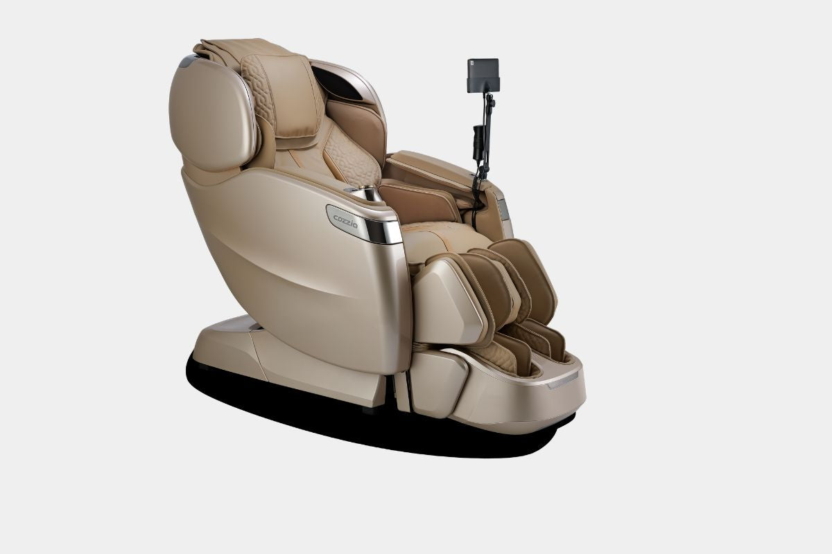 COZPKQITN:Qi Xe Pro Massage Chair, Angled