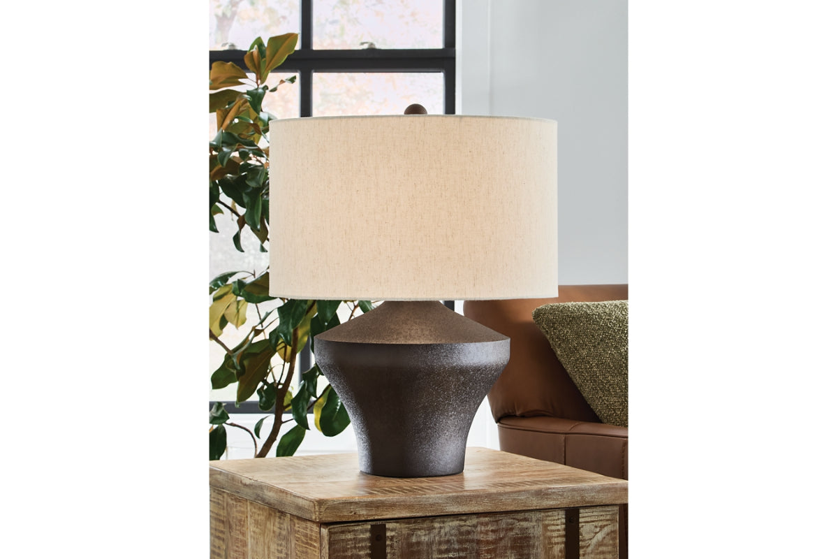 673923432:Dolanham Lamp, Styled