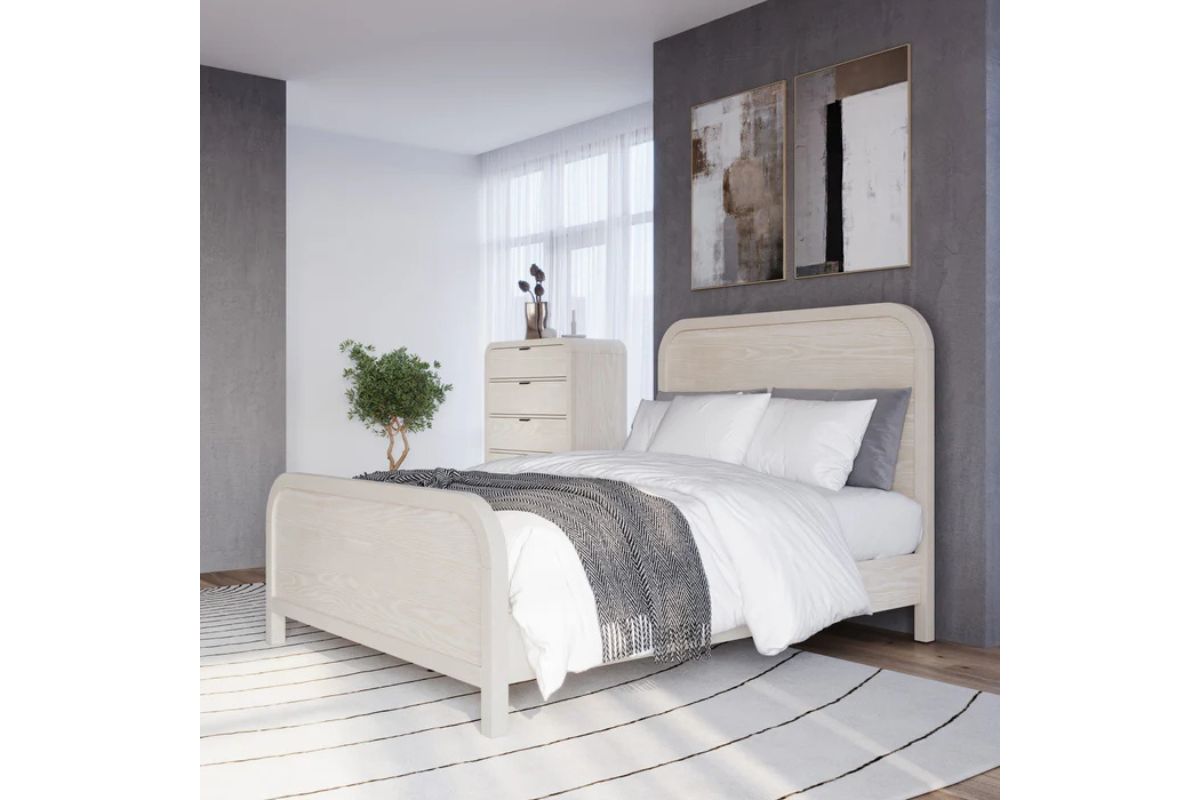 DRAKE0010:Drake Platform Bed, Styled