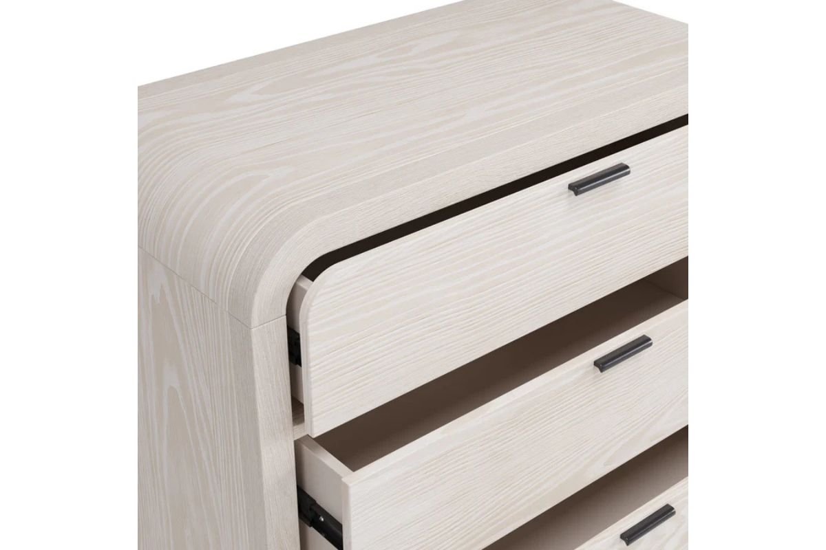 099673038:Drake Chest, 