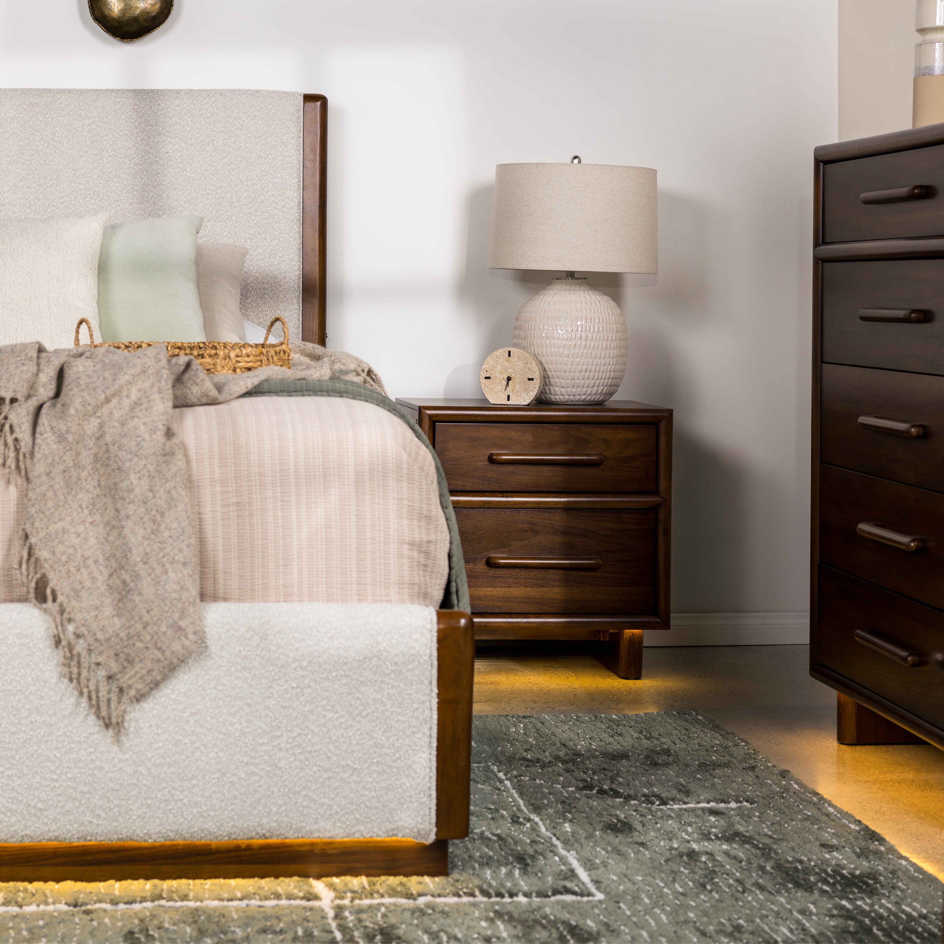 Cozzia Zen Massage Chair | Chairs | Living Room – Mor Furniture