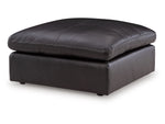 318994823:Emillia Ottoman, AngledAngle