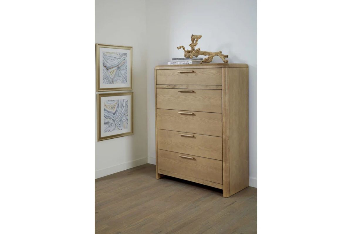 744942750:Furano Chest, Styled