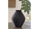 796707145:Hannela Vase, Styled
