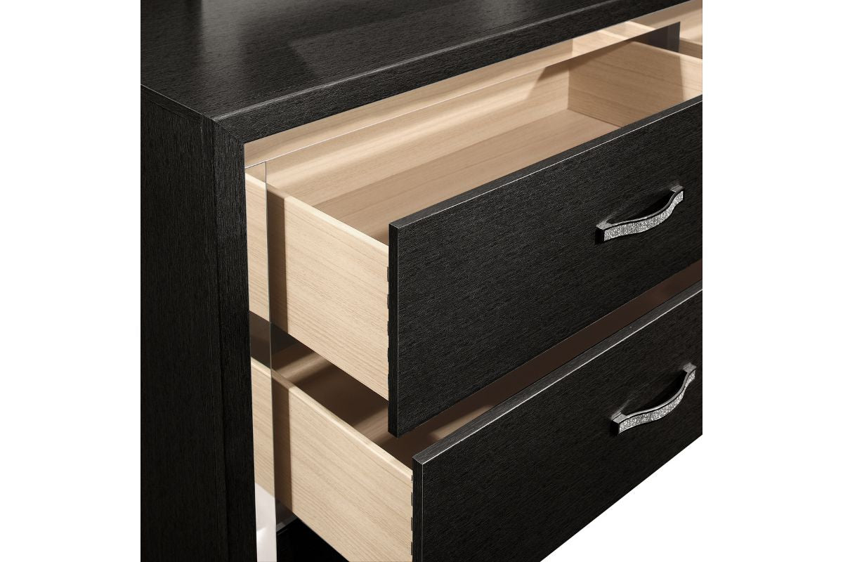 136677479:Huxley Dresser, 