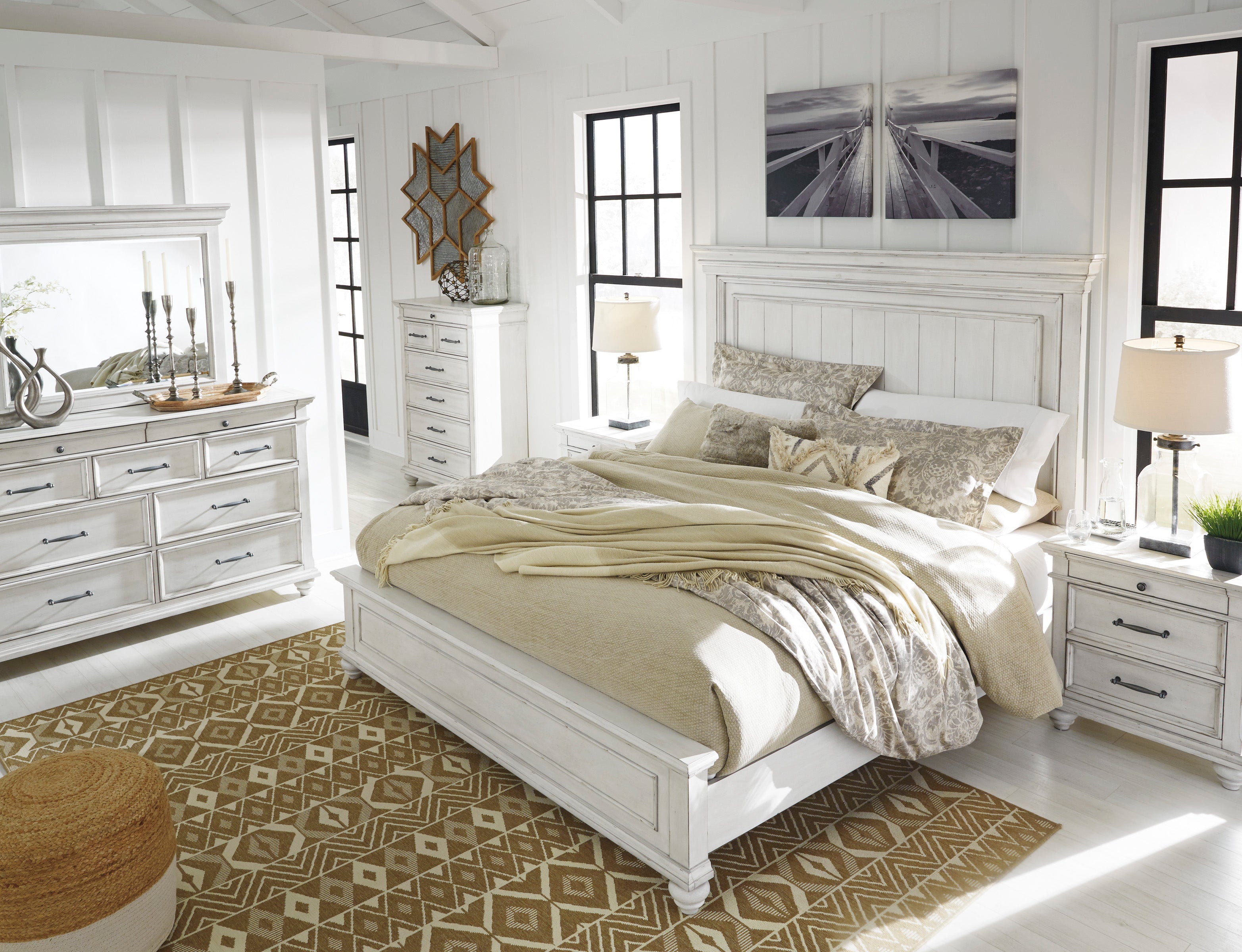 KANWYN001:Kanwyn Panel Bed, Styled