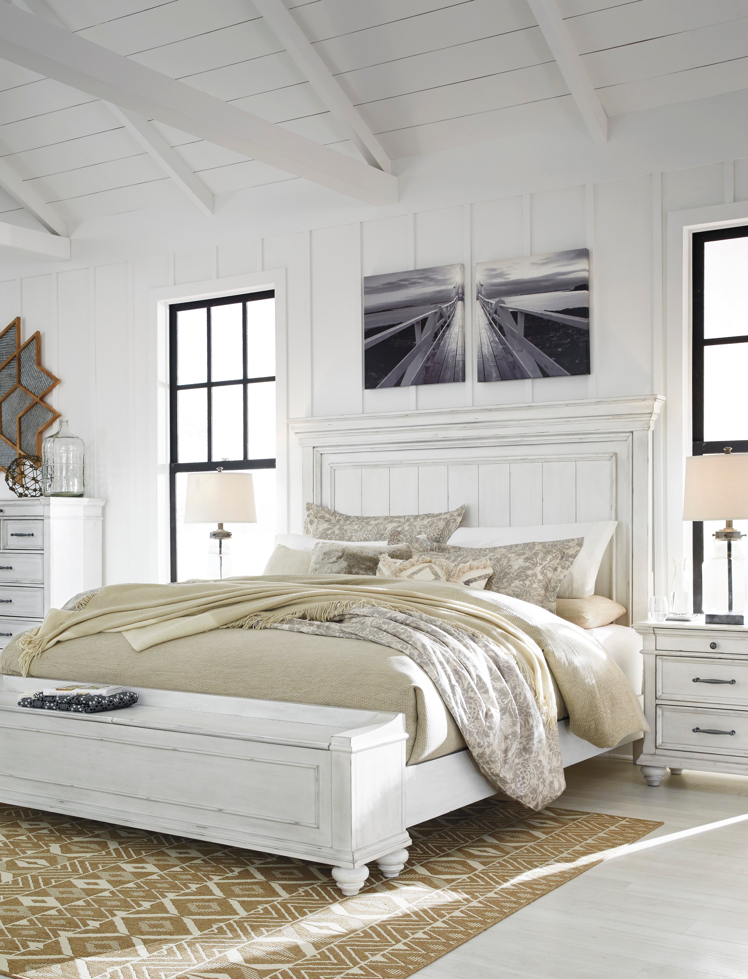 KANWYN019:Kanwyn Storage Bed, Styled