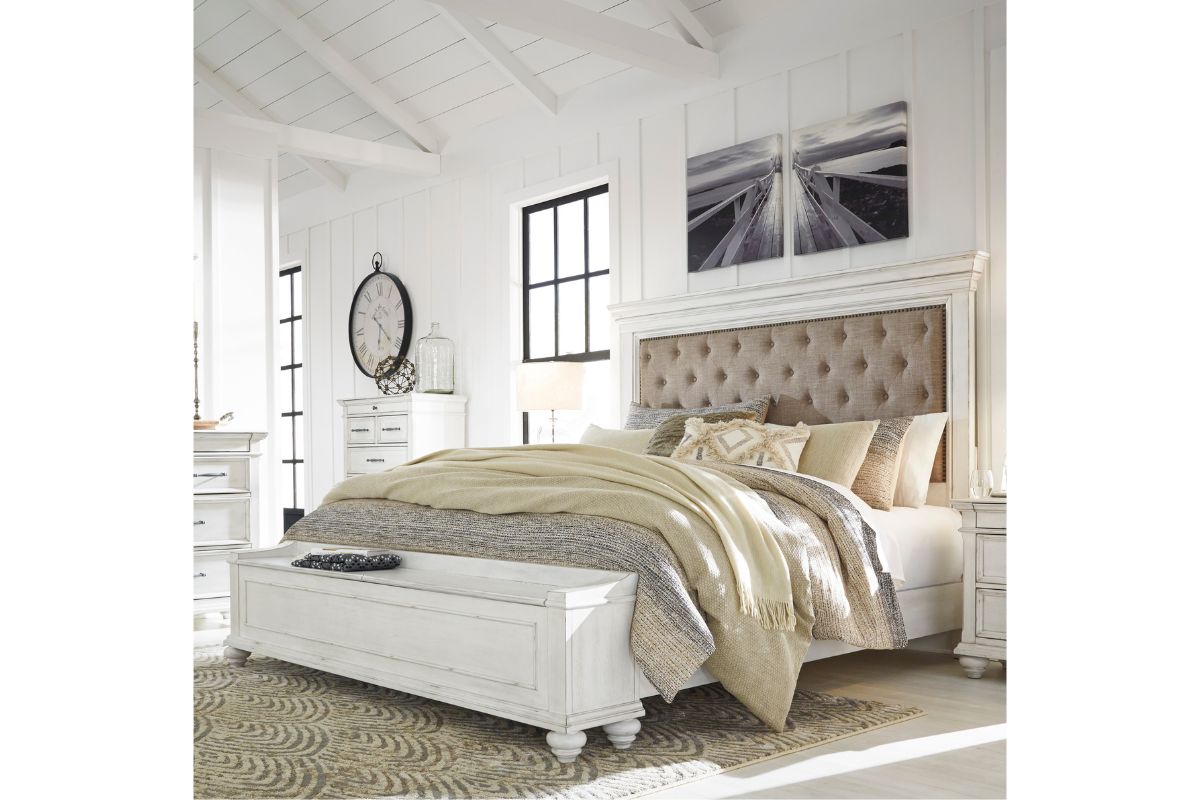 KANWYN049:Kanwyn Storage Bed, Styled