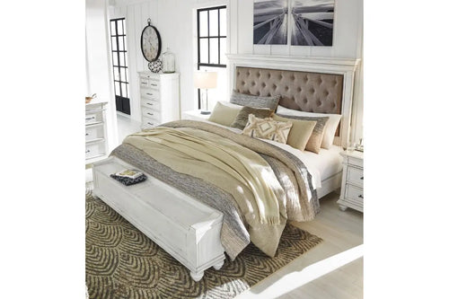 KANWYN046:Kanwyn Storage Bed, Styled