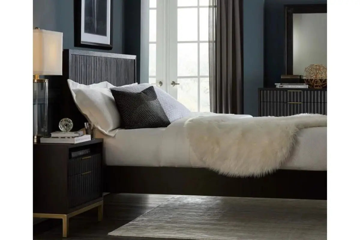 KENTFLD06:Kentfield Platform Bed, Styled
