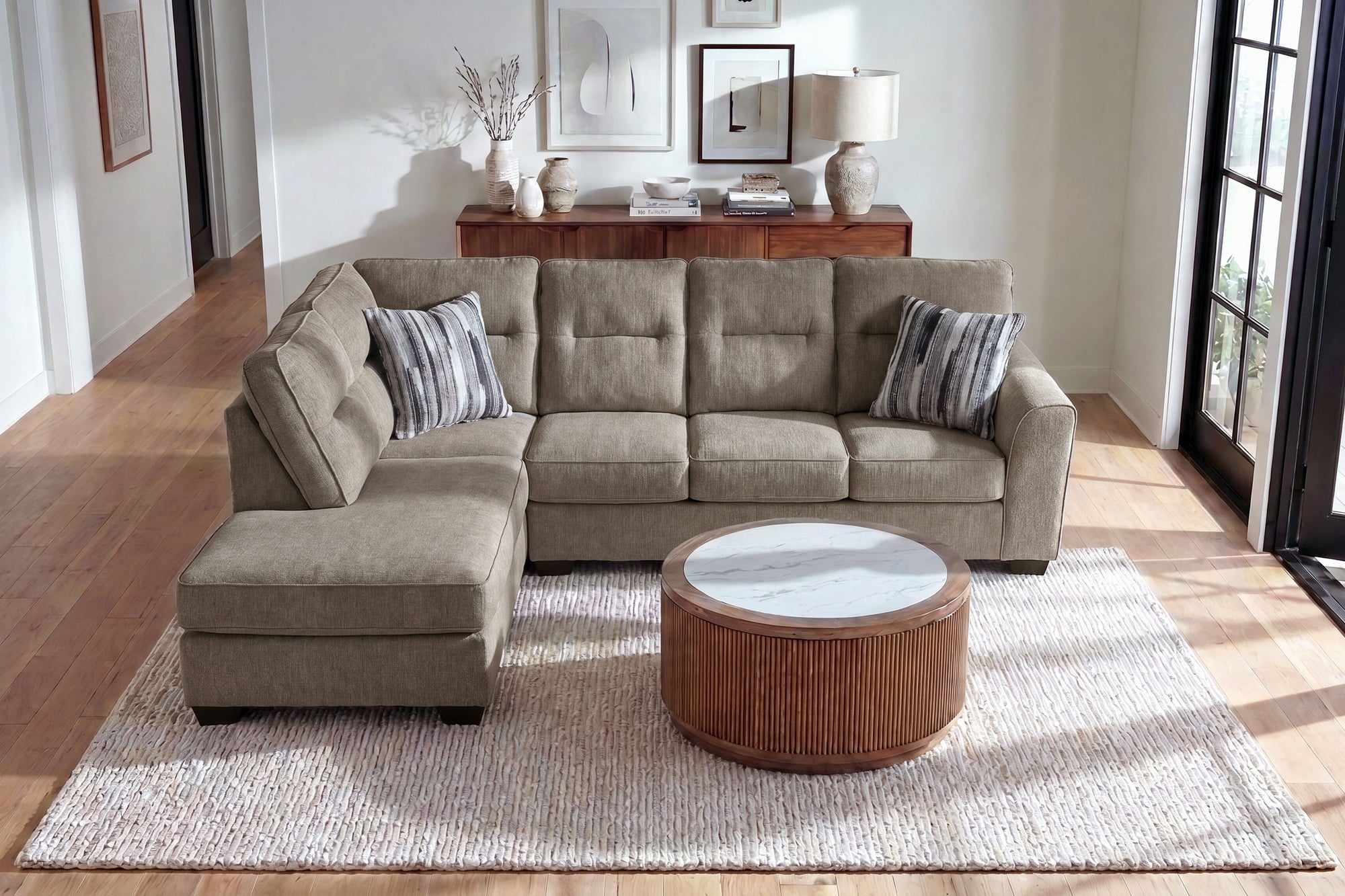 OLTEN0000:Olten Sofa Chaise Sectional, Front