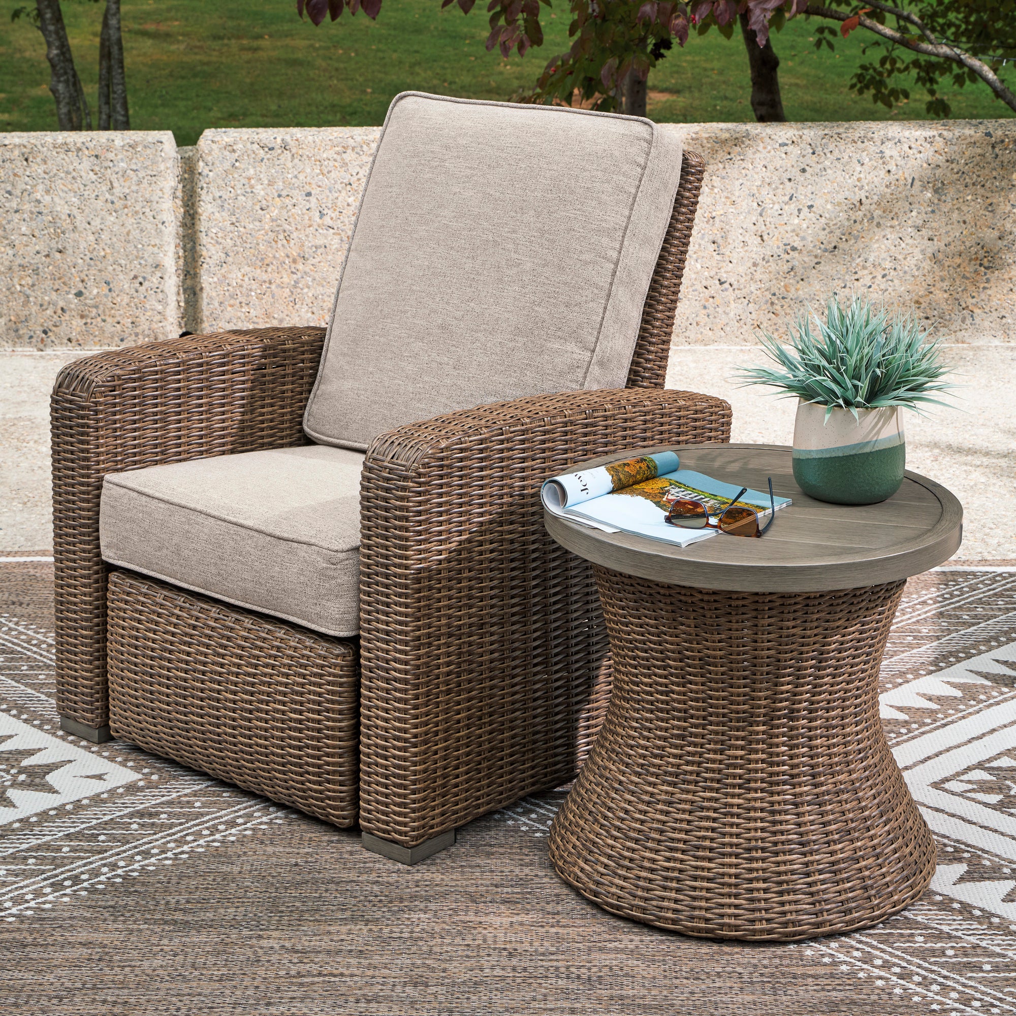 388608402:Laguna Heights Outdoor End Tab, Styled