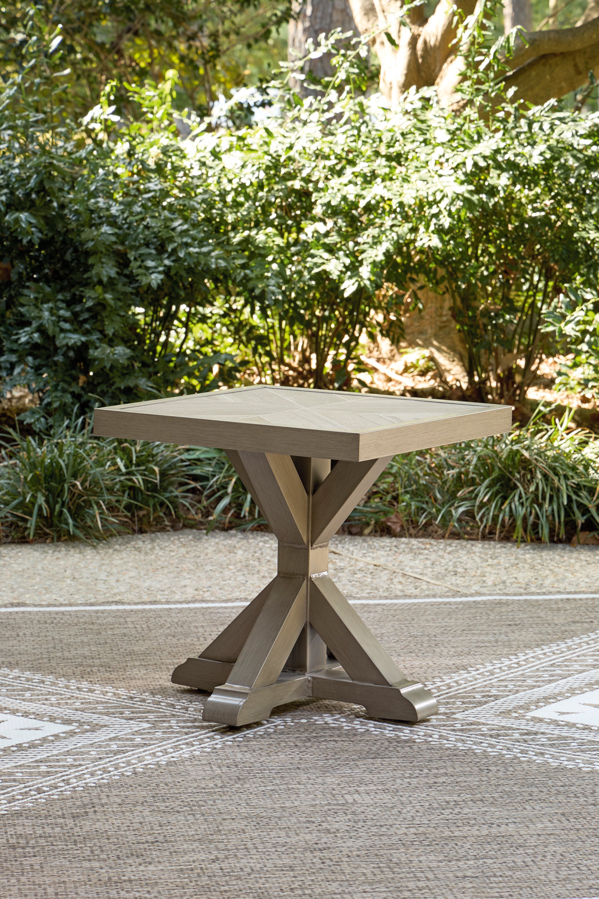 826002986:Laguna Heights Outdoor End Tab, Styled