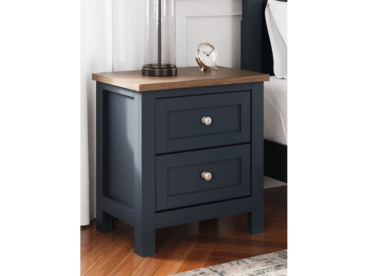 790942117:Landocken Nightstand, Styled