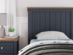 LANDOCK13:Landocken Panel Bed, Styled