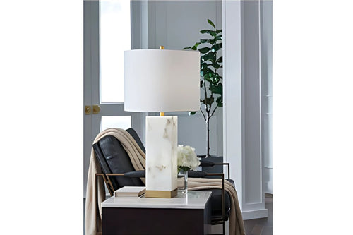 823993228:Linderfield Lamp, Styled