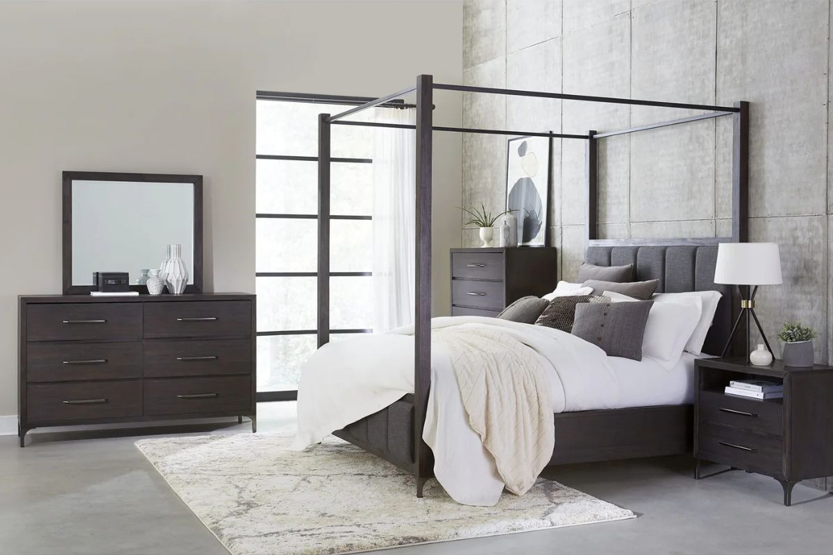 LUCERNE19:Lucerne Canopy Bed, Styled