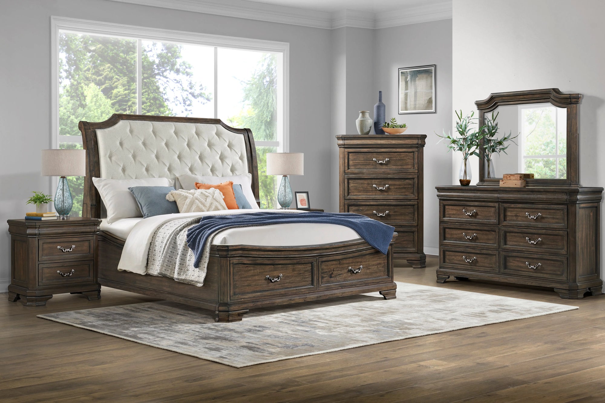 LYNDHUR24:Lyndhurst Sleigh Bed With Stor, Styled