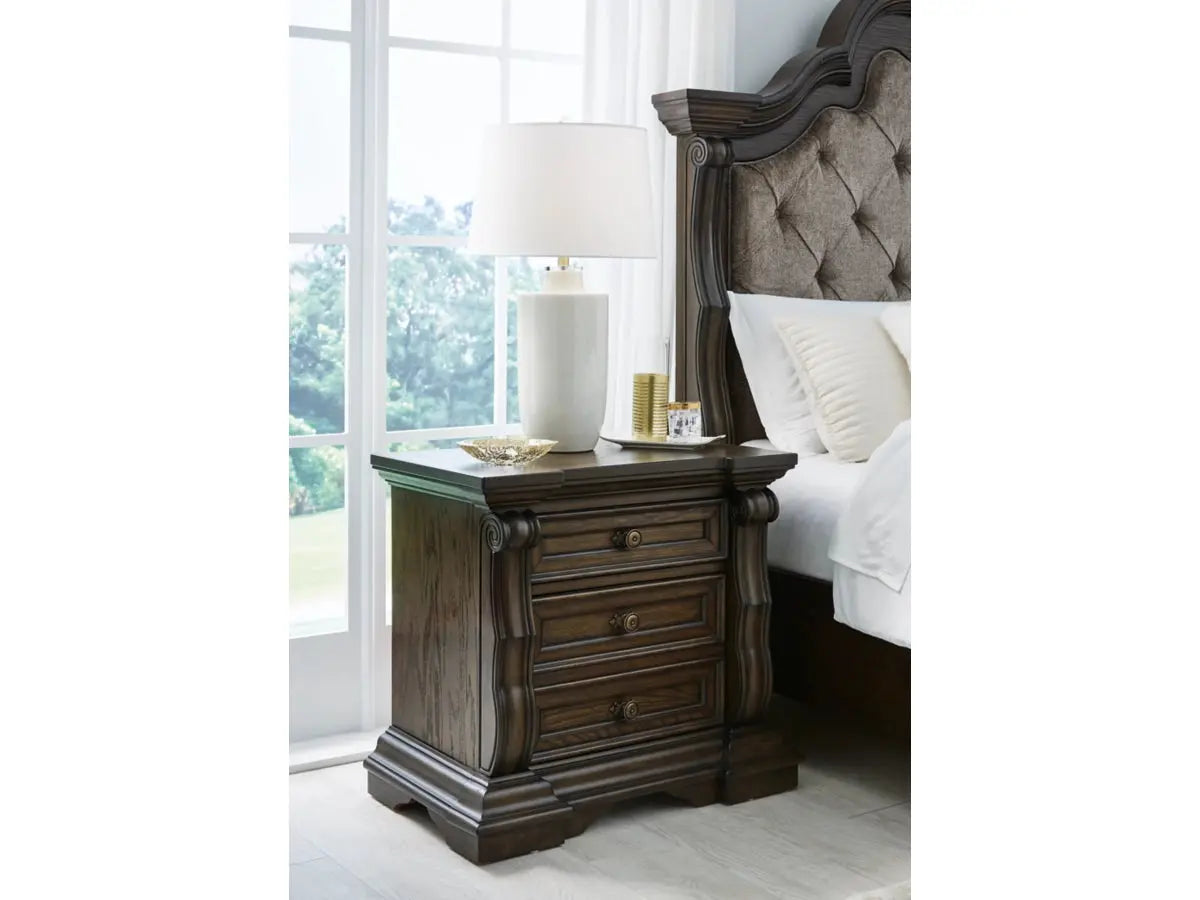 MAYLEE003:Maylee Upholstered Panel Bed &, Styled