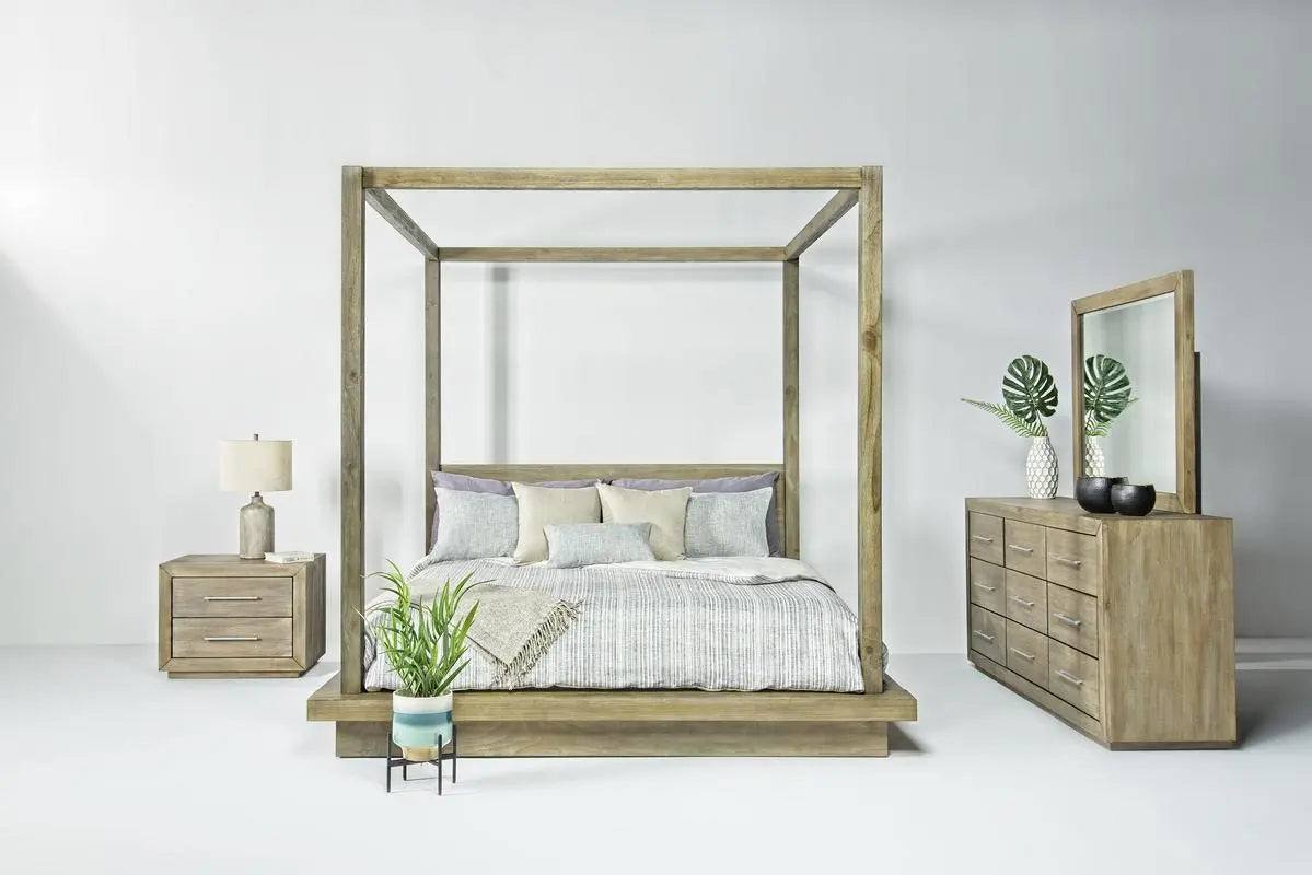 MELBOURNA:Melbourne Canopy Bed & Dresser, Styled