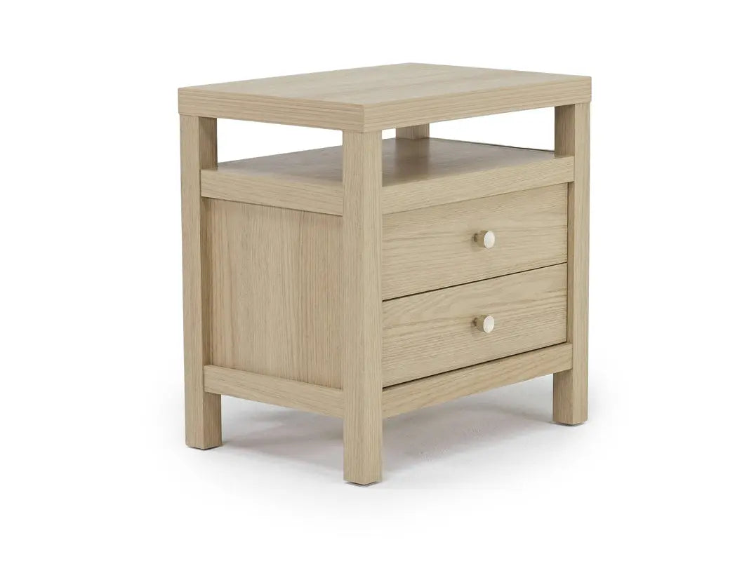MERRIFI09:Merrifield Panel Bed & Dresser, Angle