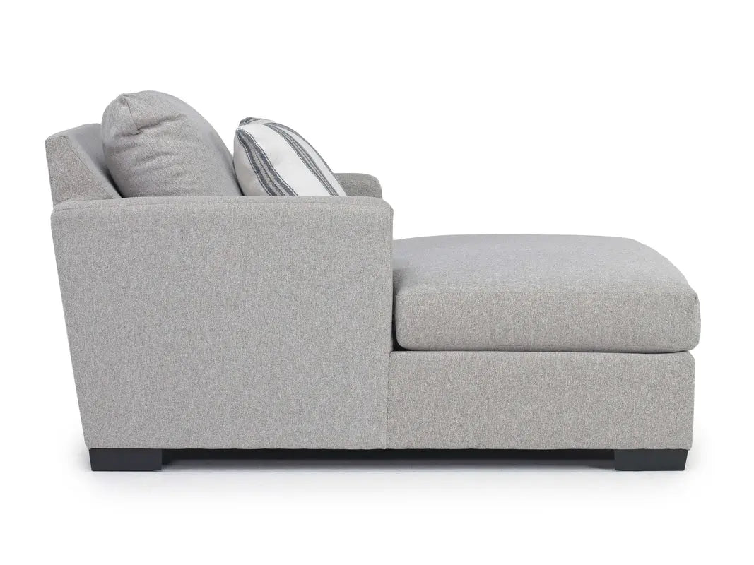 801958398:Monica Chaise, Side