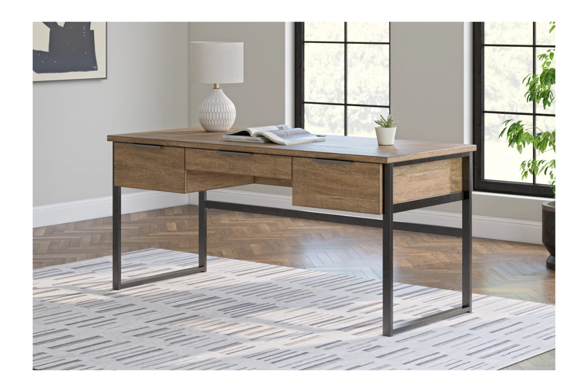 495542381:Montia Office Desk, Styled