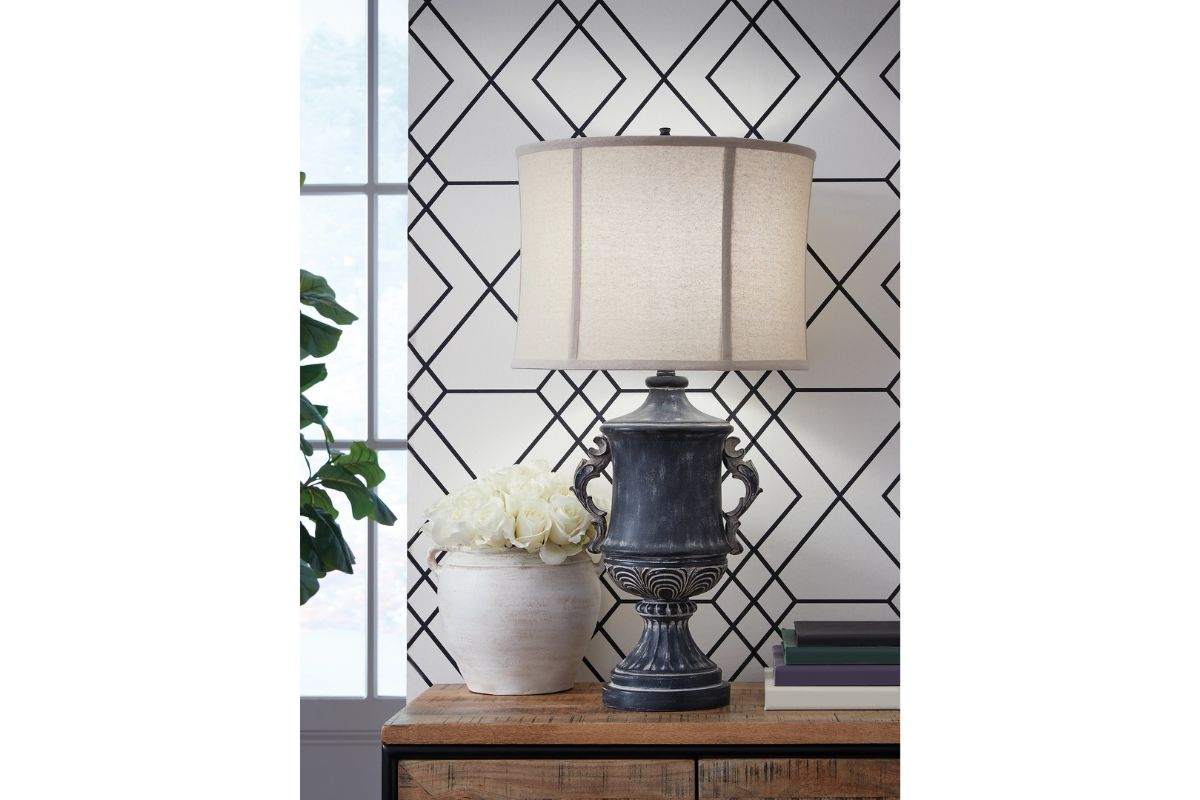 264690973:Morvanford Lamp, Styled