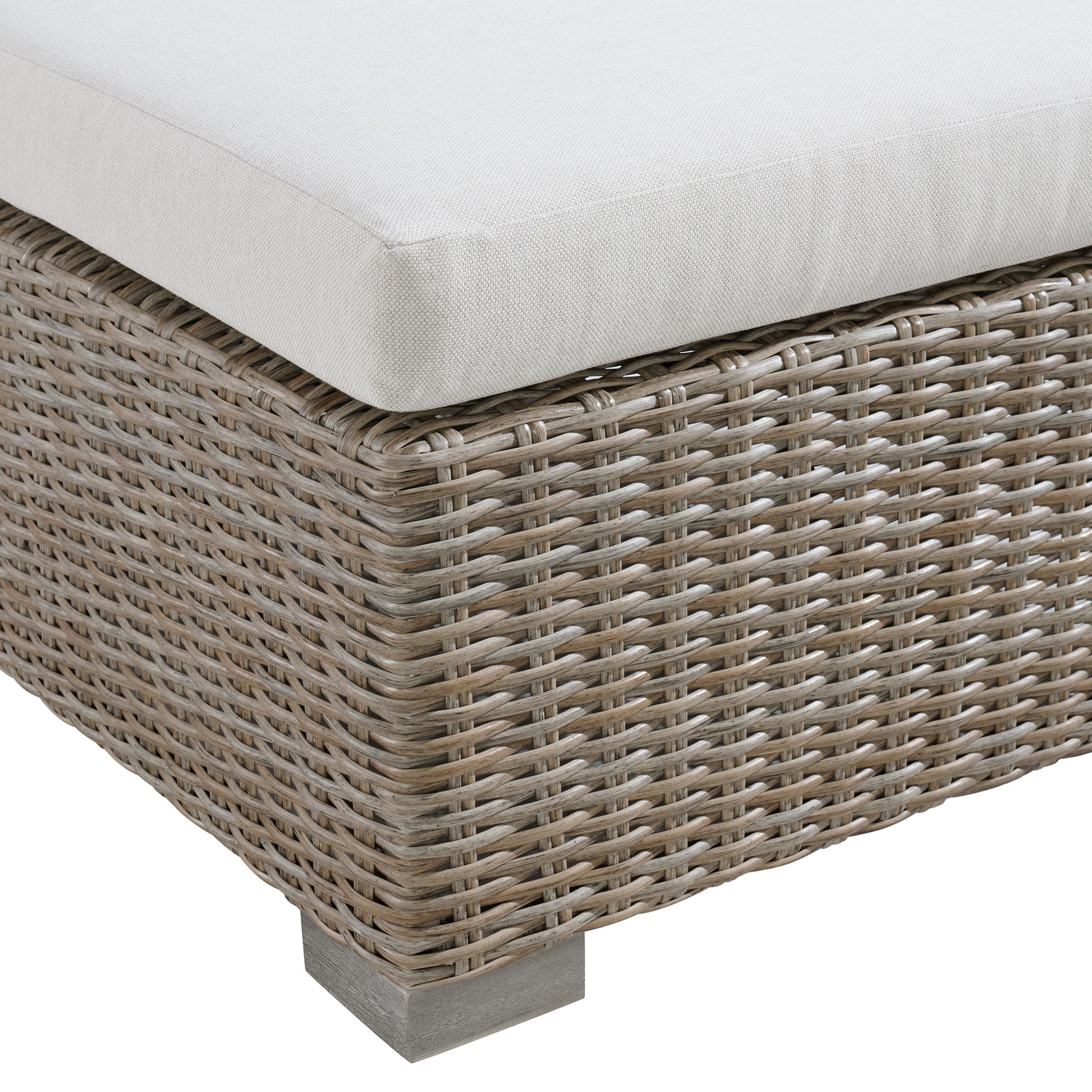 680748400:Ollie Outdoor Club Chair, 