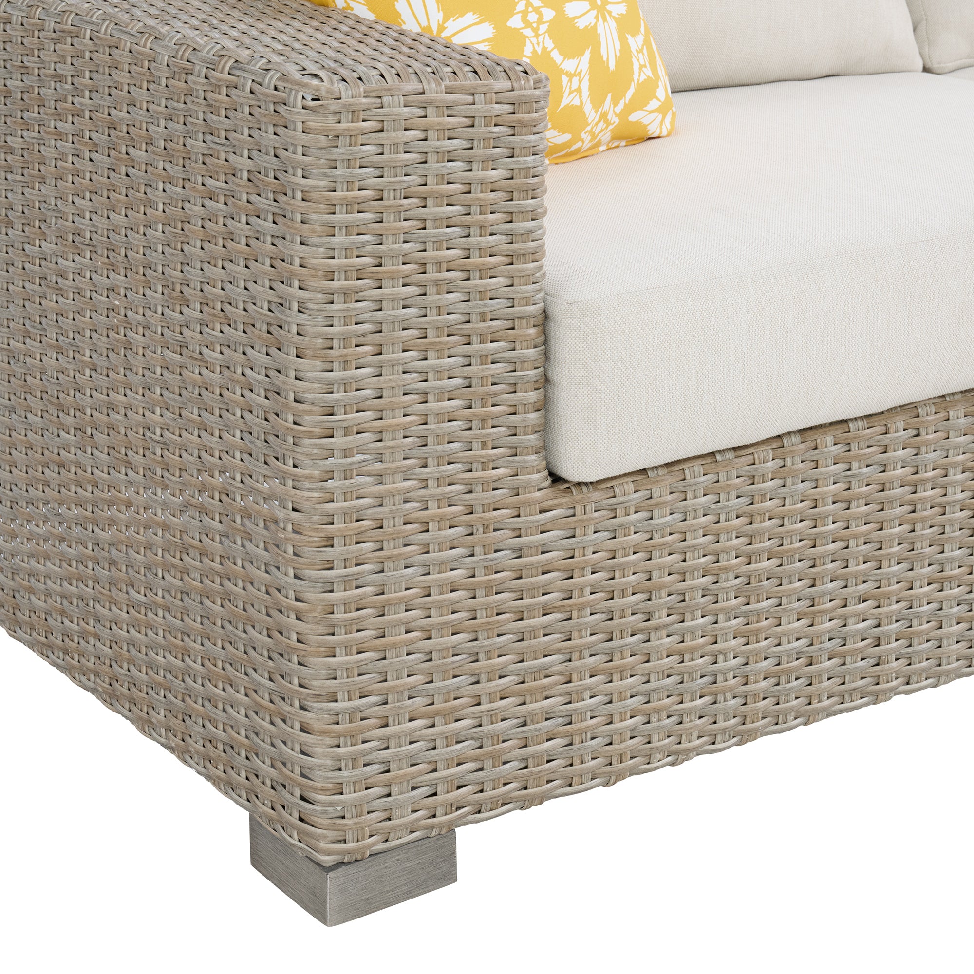 066416985:Ollie Outdoor Accent Chair, 