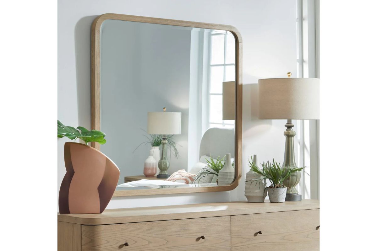 061566661:Penny Mirror, Styled